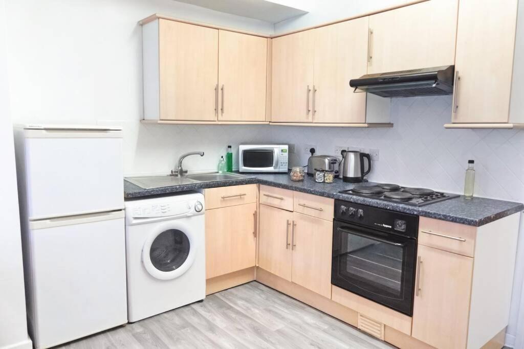 Apartment Up To 9 Close To Centre, Big Tv And Wifi Cardiff Esterno foto
