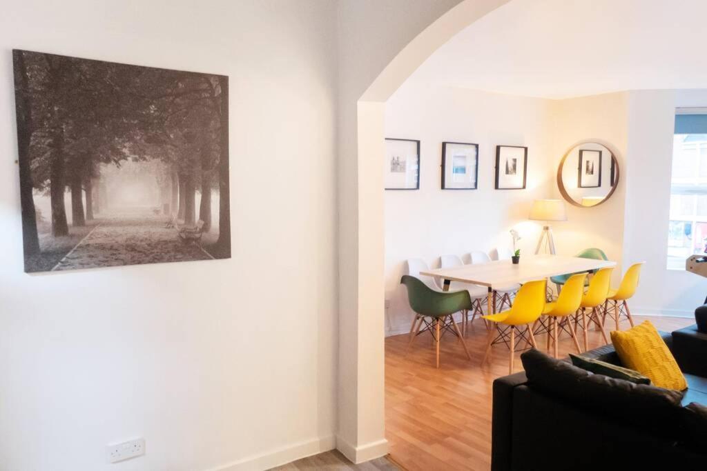Apartment Up To 9 Close To Centre, Big Tv And Wifi Cardiff Esterno foto