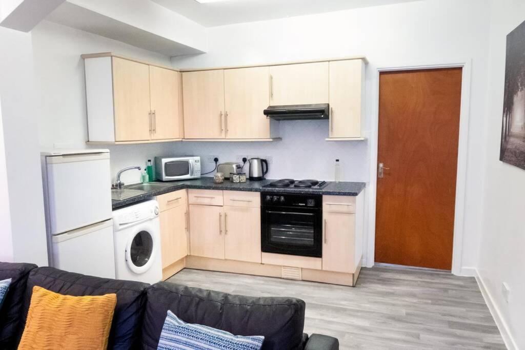 Apartment Up To 9 Close To Centre, Big Tv And Wifi Cardiff Esterno foto